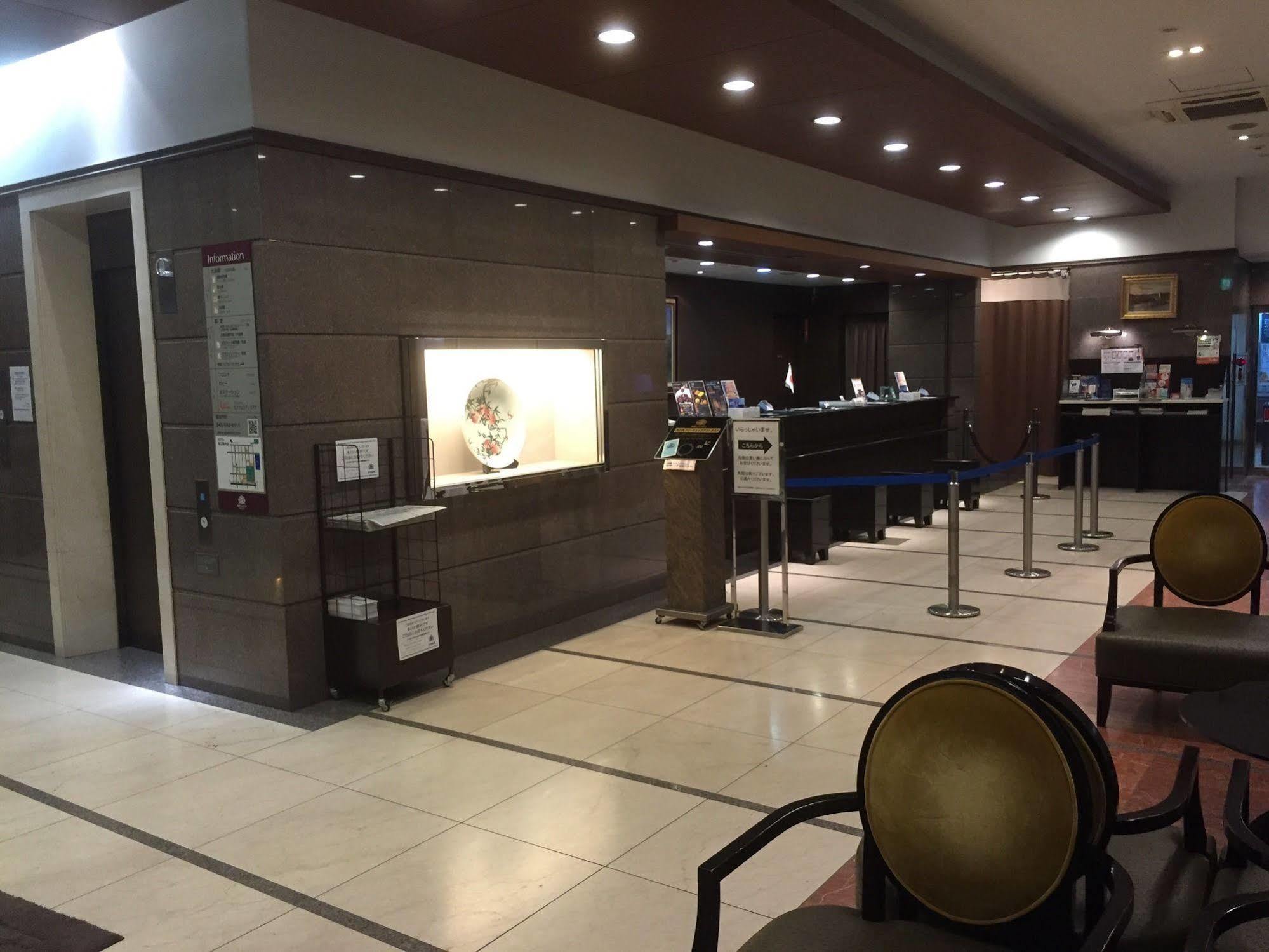 Apa Yokohama Kannai 3*